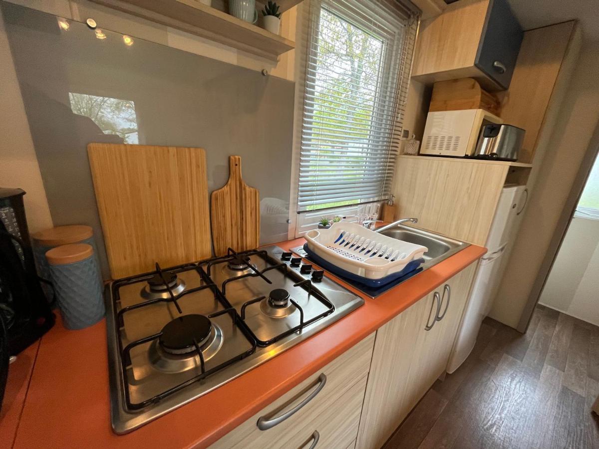 Mobil-Home Climatise Avec Piscine Aureilhan  ภายนอก รูปภาพ